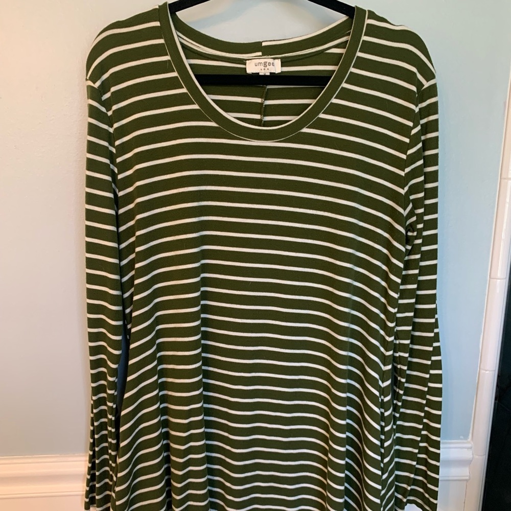 Women’s Umgee long sleeve swing dress Size Medium